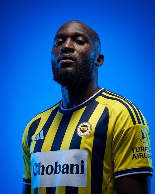 ajansfenercom's tweet photo. 🚨SON DAKİKA

Matteo Moretto: "Romelu Lukaku, Fenerbahçe’ye transfer olmaya sıcak bakıyor. Belçikalı forvet transfere evet dedi. Taraflar arasındaki ekonomik anlaşma da yakın. Önümüzdeki saatlerde iki kulüp bonservis bedeli için görüşmelere başlayacak." https://t.co/nw0rEmeBUD