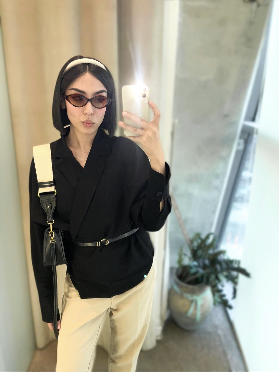 Hanitoworld's tweet photo. استایل امروز خیلی مورد پسندمه💄 https://t.co/xUrZKlLq5H