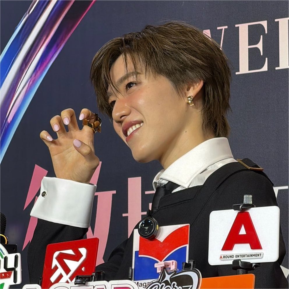 masterPe4ch's tweet photo. คนนึงใส่กุชชี่ทั้งตัวบนลงล่าง ประดับด้วยคาเทียร์ อีกคนกุชชี่ กับสร้อยทิฟฟานี่ 2 ล้าน มีใครอยากบอกอะไรฟิน ๆ กับแม่ไหมอะ https://t.co/HWG64RbK9y