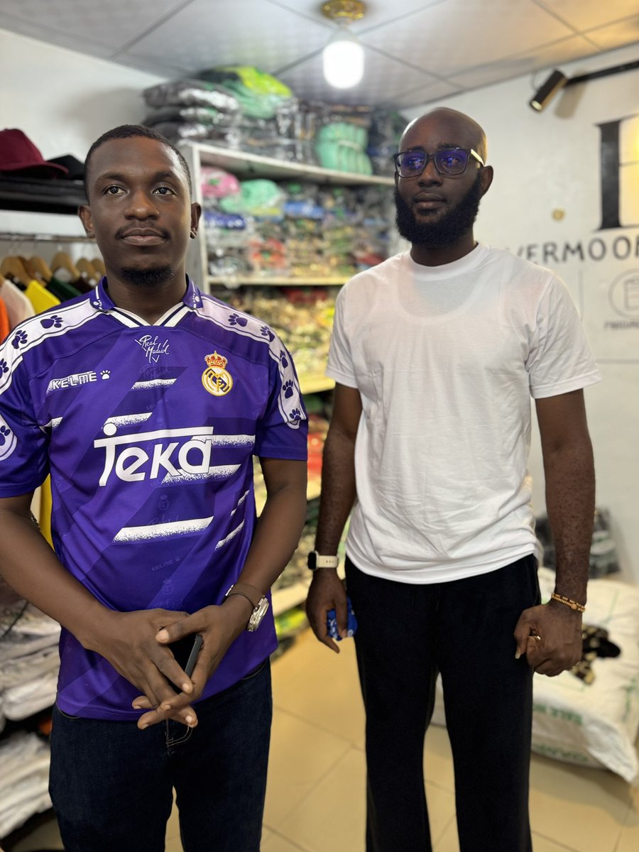 evermoorestores's tweet photo. Happy birthday to my manager, my friend and classmate from secondary school, almost 2 decades of friendship. Thank you for being a real one. Thank you for all you do for this business and beyond. https://t.co/sROBW1hPVl