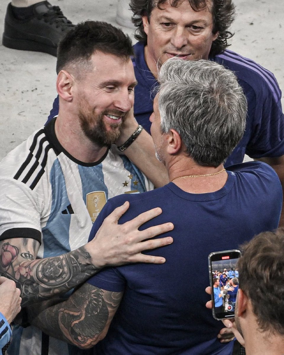 MessiXtraHQ's tweet photo. Our hearts are with Messi and his family during this difficult time. ❤️

May Leo find the strength to get through these tough days. Millions of us are standing beside you. 

Stay strong, Leo. 🐐 https://t.co/Fv3xoNGEaI