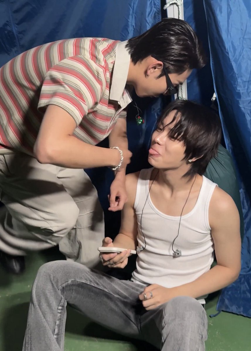 jasuov's tweet photo. จะหอมก็หอม https://t.co/kN4eBrZE82