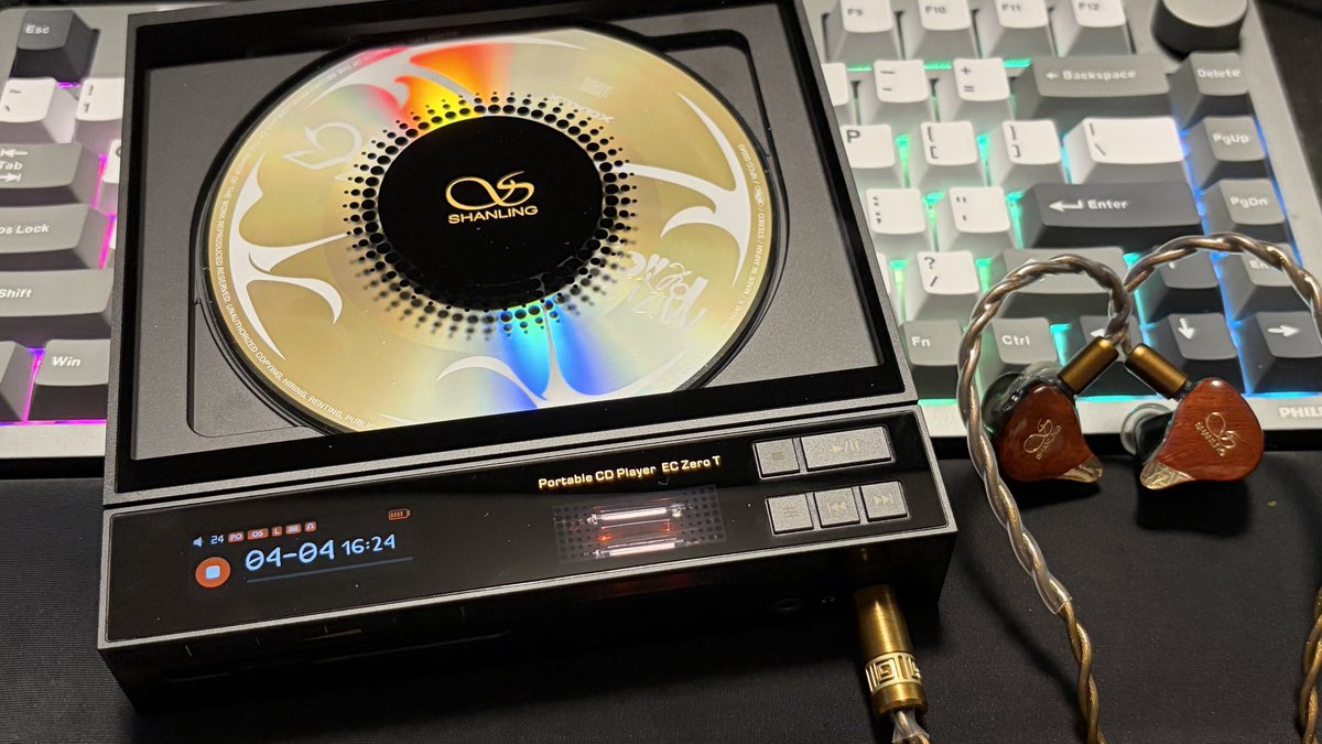 d30085's tweet photo. R2Rに釣られて中古品を購入

Shanling EC zero T
とりあえずShanlingのイヤホン、Majesticと専用リケーブルEL1000の組み合わせで試聴中

ディスクリートDACといえば、真っ先にアキュフェーズのDC-81が思い浮かびますね…
発売された時の衝撃は凄かった…

#shanling
#majestic
#eczerot https://t.co/XaaBTXPIRV