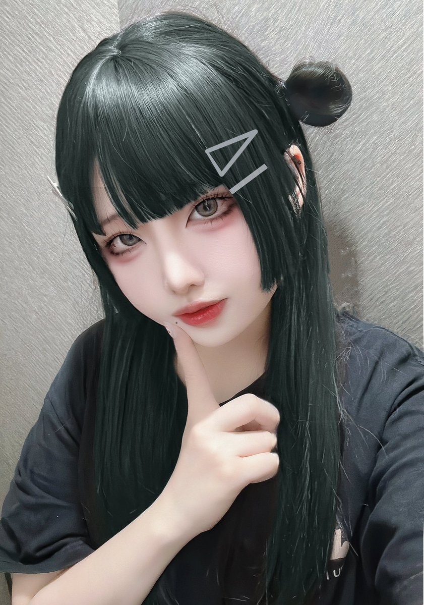 lightbulbhaha's tweet photo. 又來了一個有趣的女人🤤🤤🤤試下妝先
#bangdream #viola #薇歐拉 #cosplay #自撮り https://t.co/qIxWiSQ74L
