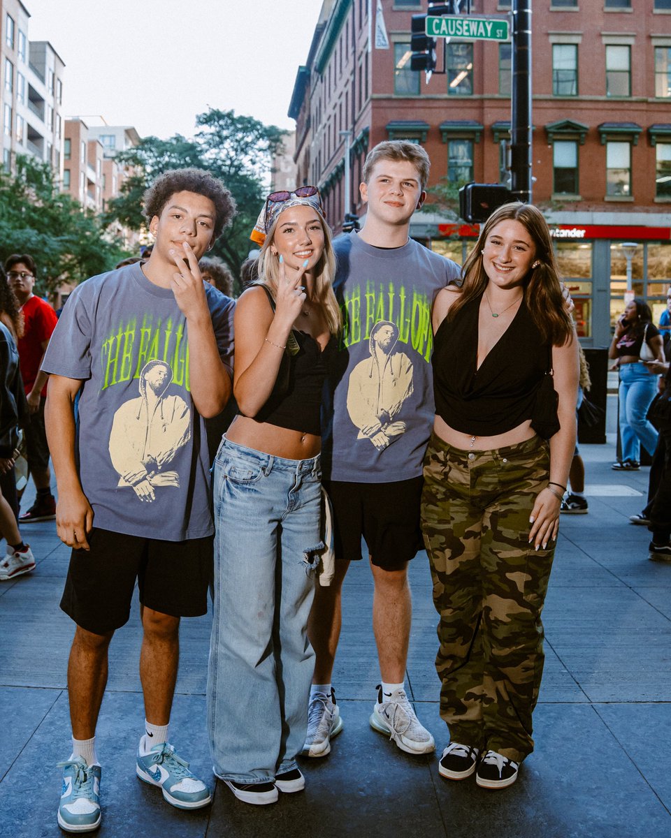 tdgarden's tweet photo. No Role Modelz, just good styleπ₯#TheFallOffTour https://t.co/ZaLTh3XgSt
