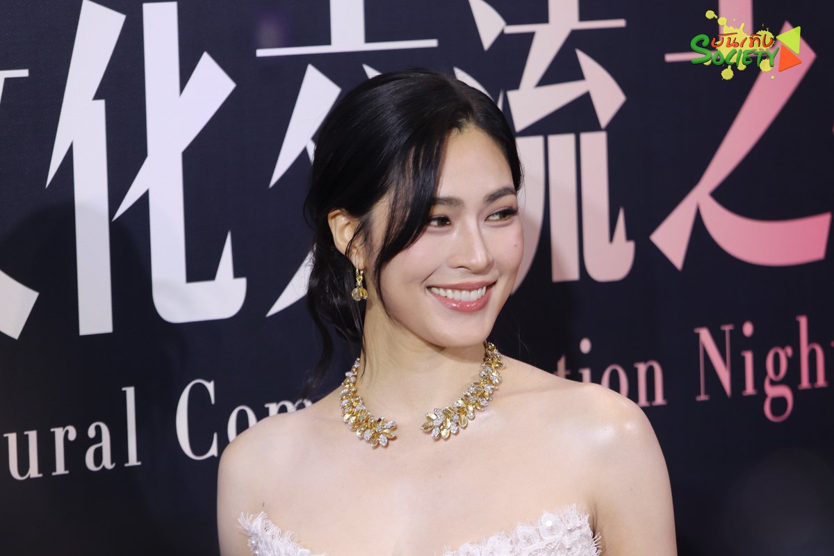 bunterngsociety's tweet photo. ‘หลิง หลิง คอง ’ ในงาน ‘Weibo Gala 2026 Weibo Cultural Communication Night’

#LinglingxWeiboGalaNight
#WeiboCulturalCommunicationNight 
#หลิงหลิงคอง #LinglingKwong https://t.co/bQ5YDVVwhJ