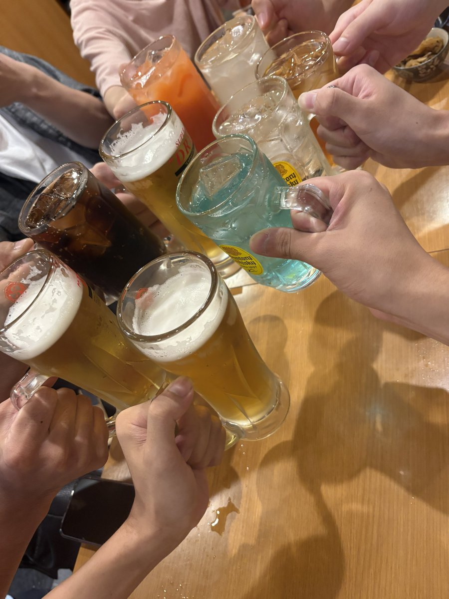 kk__0831's tweet photo. ごちゃまぜ飲み会開催🥳🥳
これもレオニファンミのおかげ✌️✌️ https://t.co/em3JyaXduM