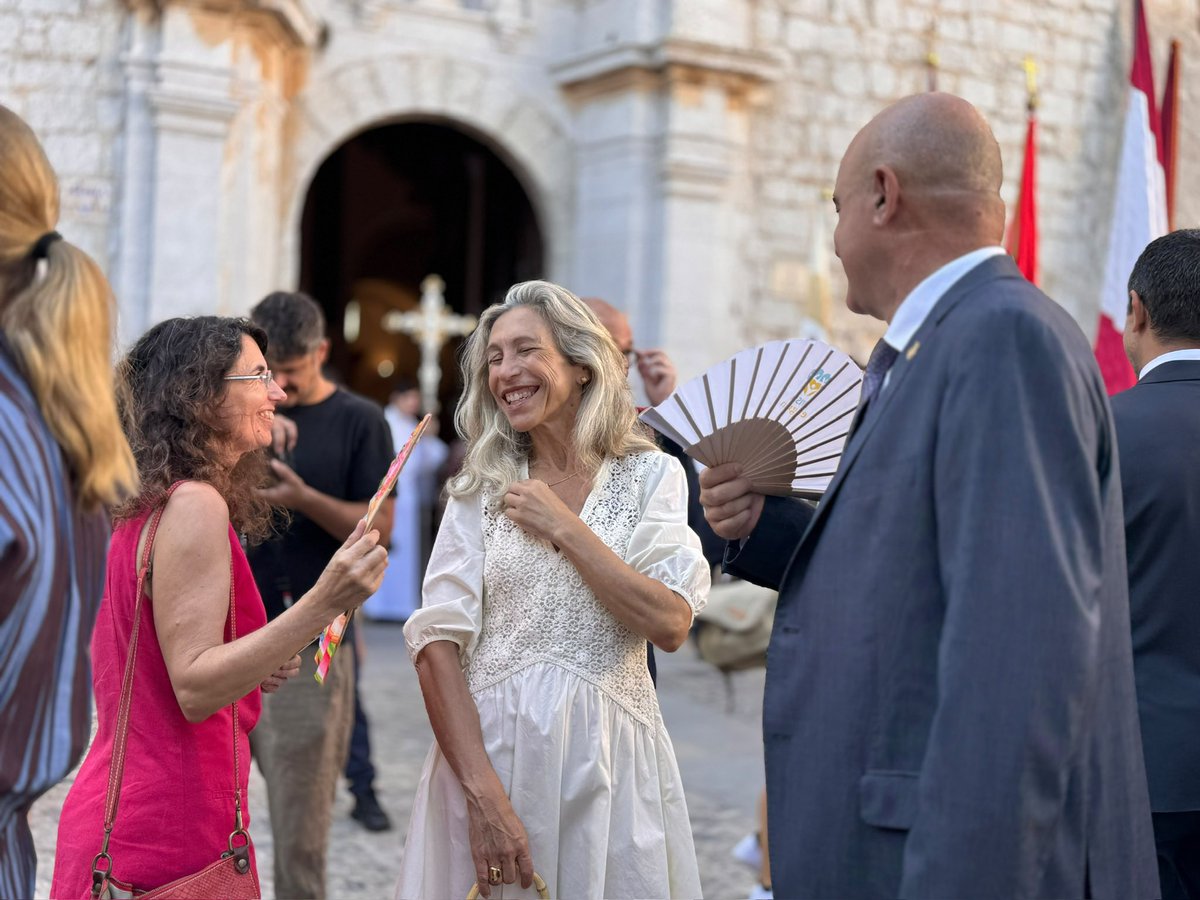 Carmen__Ferrer's tweet photo. Sant Ciriac és una data que ens recorda que compartim història, arrels i un sentiment de pertinença a l’illa. Celebram una tradició que forma part de la memòria d’Eivissa des de fa segles i que ens reuneix al voltant de la cultura i de tot allò que ens identifica com a poble https://t.co/ak3TZxwRzG