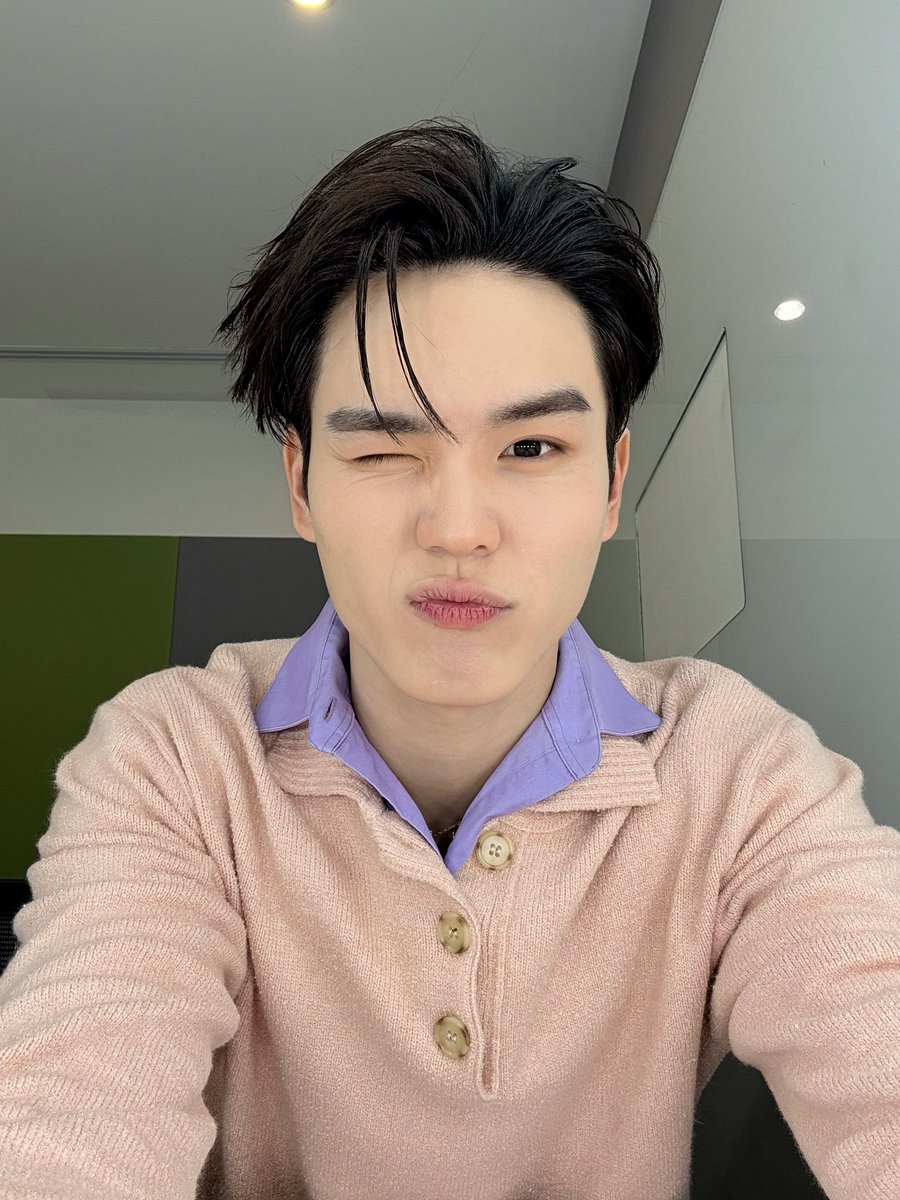 little_rab33258's tweet photo. ความหล่อเข้าตางับ 😉💖
#PingKrittanun
#3CEEyexPing https://t.co/ZPn2qVsttc