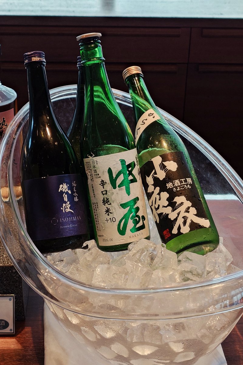 Tey_sun's tweet photo. 夕飯🍴
ビュッフェに静岡おでんあった！
海鮮も沢山あったので、飲み放題コーナーにあった日本酒でキメてきた😇
飲み放題なのに磯自慢が置いてあってビックリしたわ。
個人的に静岡の地酒ナンバーワン銘柄🍶
そして〆に熱海プリンのアイス！
料理もお酒も大変美味しかったです🙏 https://t.co/bL9kUErlvT
