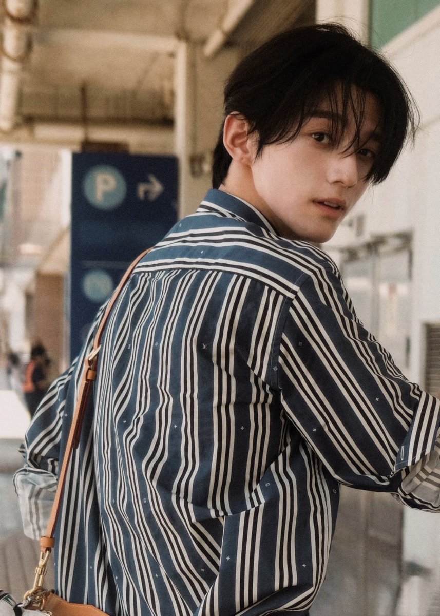 jihunchaa's tweet photo. ⠀⠀
⠀⠀
cha jihun ; 차지훈 · 查季珣 ; zhā jìxún
pretty face. expensive taste. 
questionable decisions.
prime minister's favorite headache.
⠀⠀
♠︎ https://t.co/ghzw96OrjX