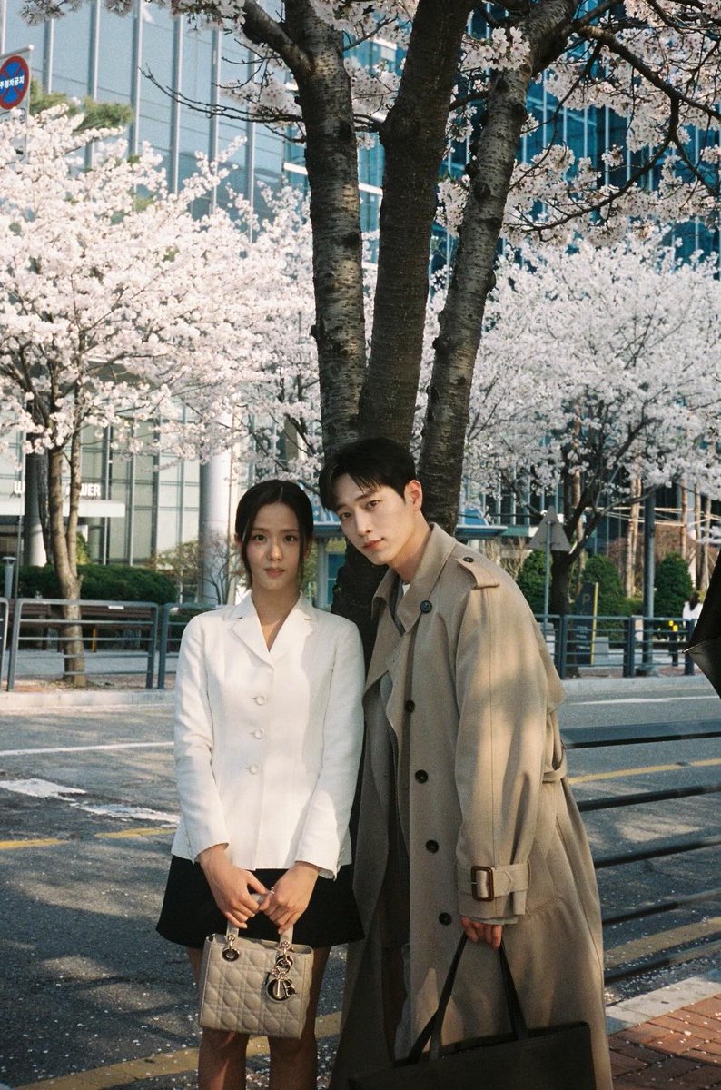 seokgjoon's tweet photo. @jichvya please know that i'll continue to support and love you every step of the way. I love you, always🖤🌹 https://t.co/r8m3cDO5dJ