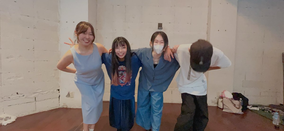 pinohitoproject's tweet photo. 🕺練習しました🕺

本日2曲振り入れを終えました！
計6時間頑張りました〜！

1曲は陽向桜久さんの振り付けです👏

#踊ミュ https://t.co/7MdROoS3sU