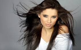 alr9k2's tweet photo. ابتسمت عندما ظهرت درجاتها العالية على الشاشة، مدركة أن ذلك دليل على مثابرتها وتفانيها. https://t.co/t8ueyYtL22