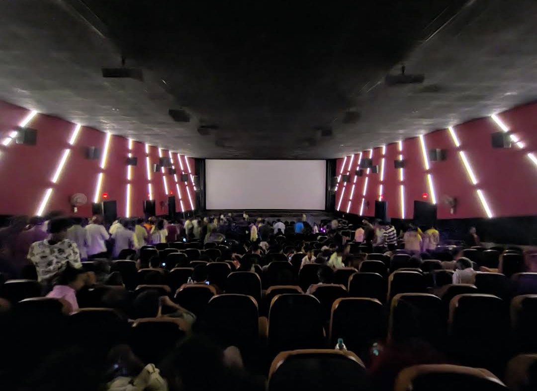 ShanmugaCinemas's tweet photo. Rampage 3rd Weekend for #JanaNayagan in Our #Moolakadai #ShanmugaCinemas 🔥 

Counter Tickets Selling Like Hot Cake Before the Showtime 🍰

#ThalapathyVijay Sir Fever is Not  Yet Over🙏👏

#JanaNayakan #JanNeta
#JanaNayakudu #Vijay 
#Tvk #TvkVijay #CMVijay https://t.co/5ngT161h8Q