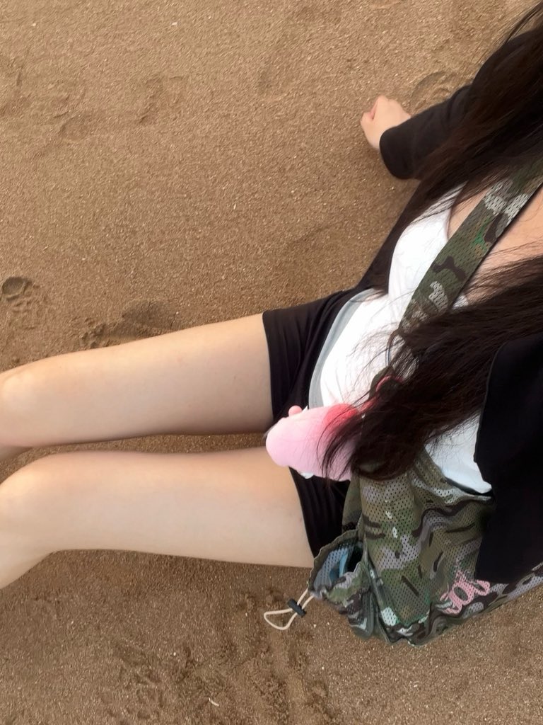 Fishbb777's tweet photo. 又一个人去海边了 https://t.co/aW2hWl3fc7