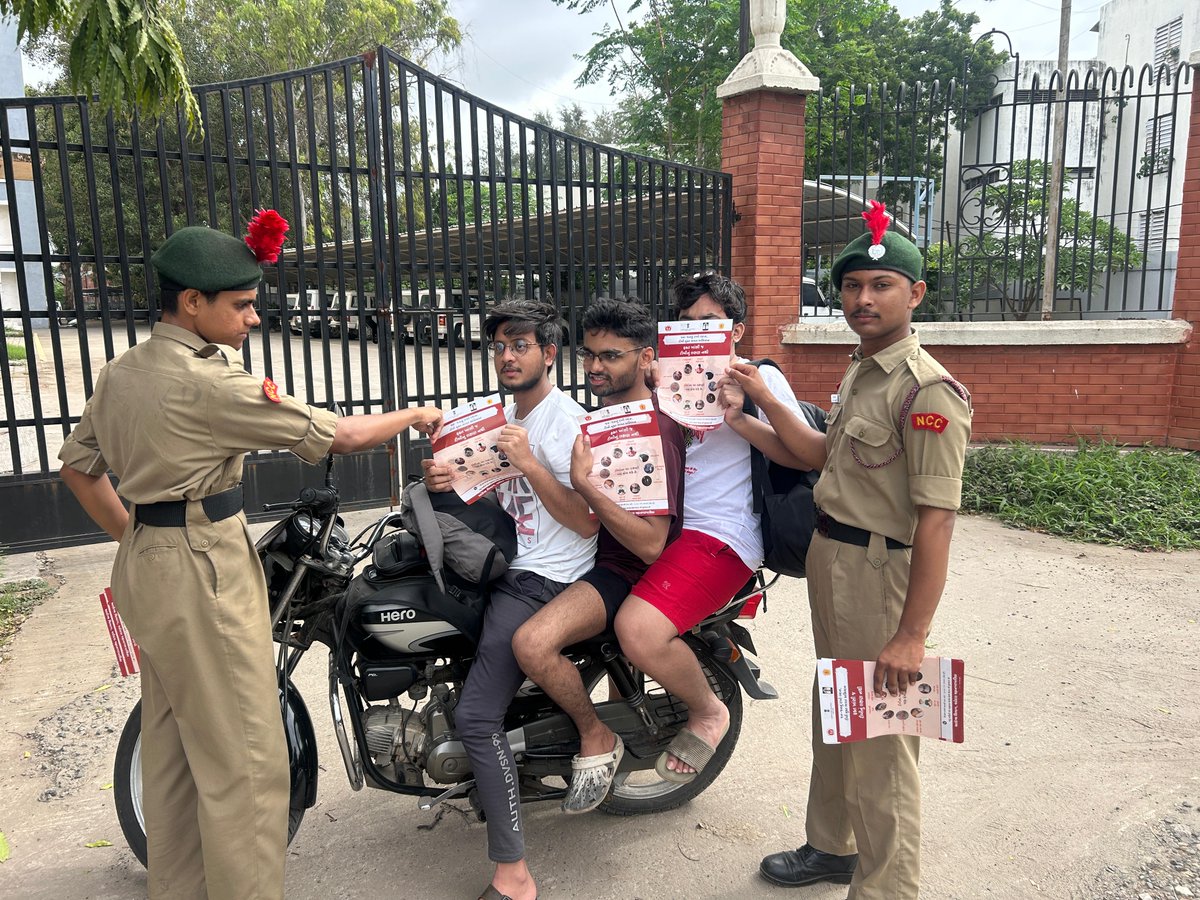 CorpDto's tweet photo. ટીબી મુક્ત ભારત અભિયાન અંતર્ગત આજે MS University ની પોલિટેકનિક કોલેજ અને ફેકલ્ટી ઓફ ટેકનોલોજીના NCC વિદ્યાર્થીઓ તથા *વડોદરા મ્યુનિસિપલ કોર્પોરેશન ના સહયોગથી ટીબી જાગૃતિ રેલીનું આયોજન કરવામાં આવ્યું. @TbDivision @NtepGuj @ddgtb2017 @ArunMaheshIAS #tbmuktbharat https://t.co/0FeL3RlwZm