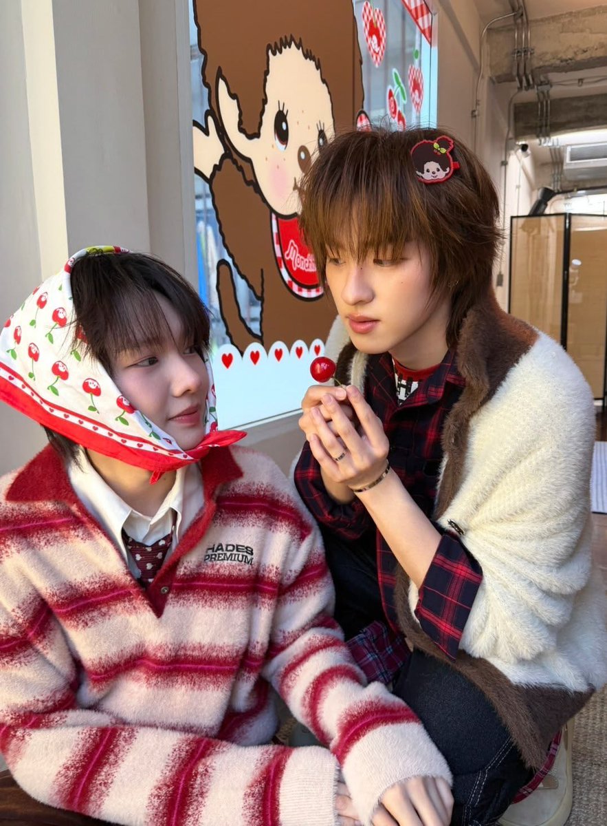 tthomjiro's tweet photo. my muays are coming very soon 💅🏻 https://t.co/v4OmfISrUP