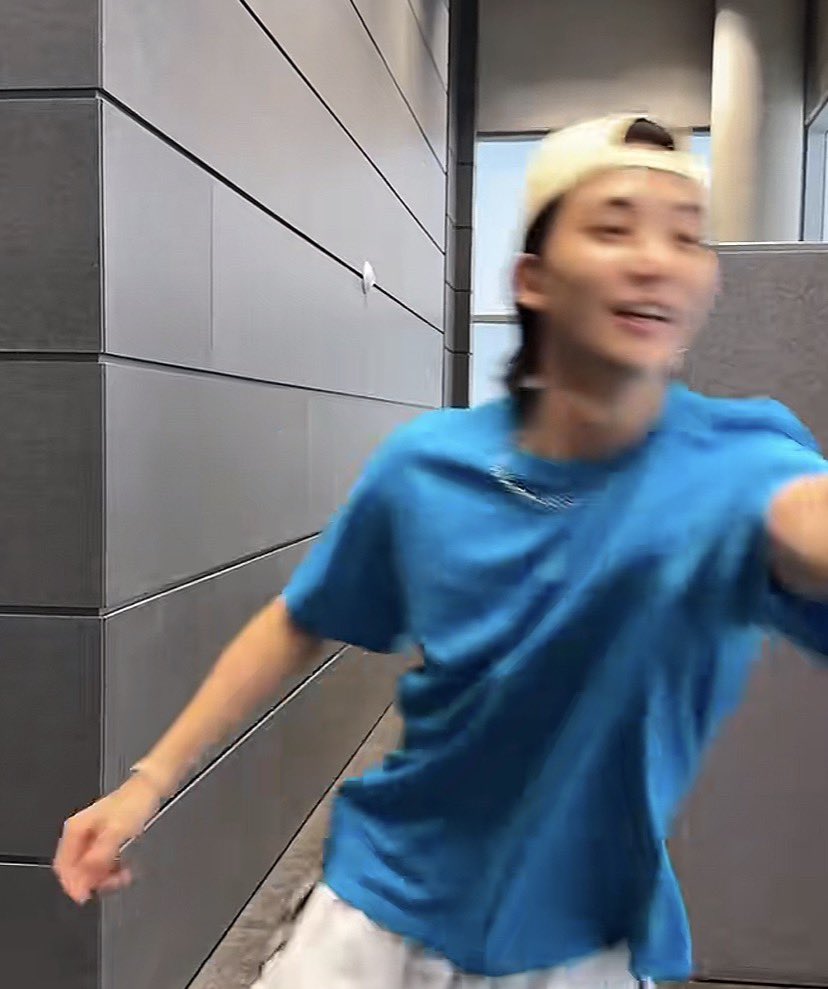 jihanlantic's tweet photo. i love you snapback jeonghan https://t.co/ujmJAL1FIh