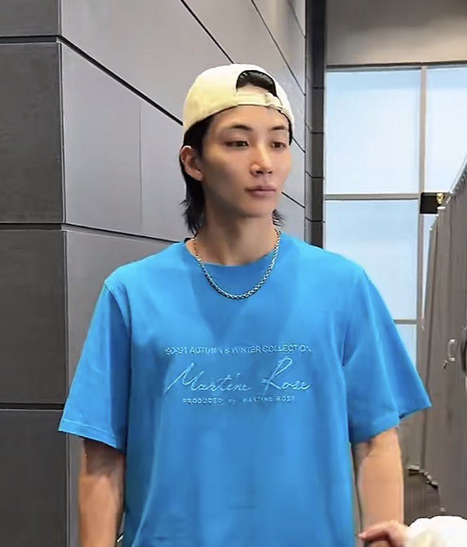 jihanlantic's tweet photo. i love you snapback jeonghan https://t.co/ujmJAL1FIh