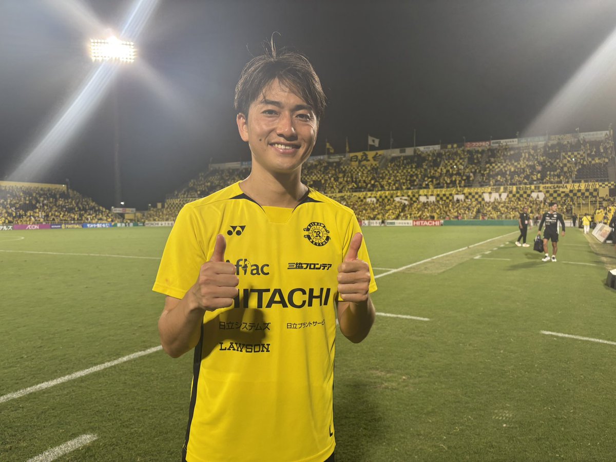 REYSOL_Official's tweet photo. 日立台でのJリーグ新シーズン開幕戦、白星発信！🔥

本日も暑さ厳しい中、最黄に熱いご声援を送り続けてくださった皆さま、ありがとうございました！🟡⚫️

#柏レイソル  #AMBITIONToBeTheBEST https://t.co/crpZUMSNqj