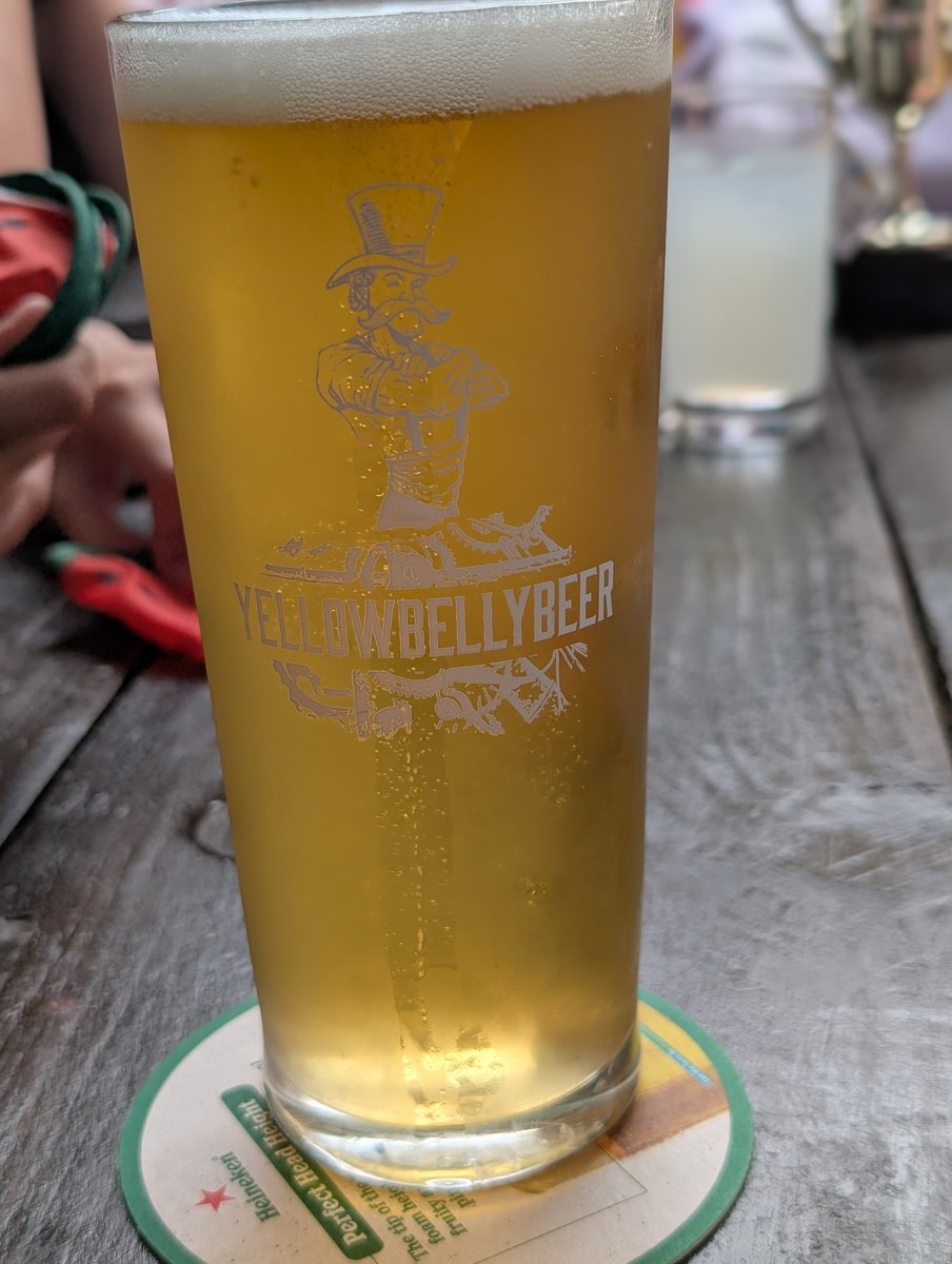 markbeggs's tweet photo. @Bilcro @YellowBellyBeer @j_k357 @PaulOBrien10 @antrim_man @pcr123 @CorkBeer @kittyhen @BADONICUS @craftbeersoflre @Imagicranium @DKenni Enjoyed a few in Wexford a few weeks ago in a bar called Simon's place https://t.co/v8zTpjaml3