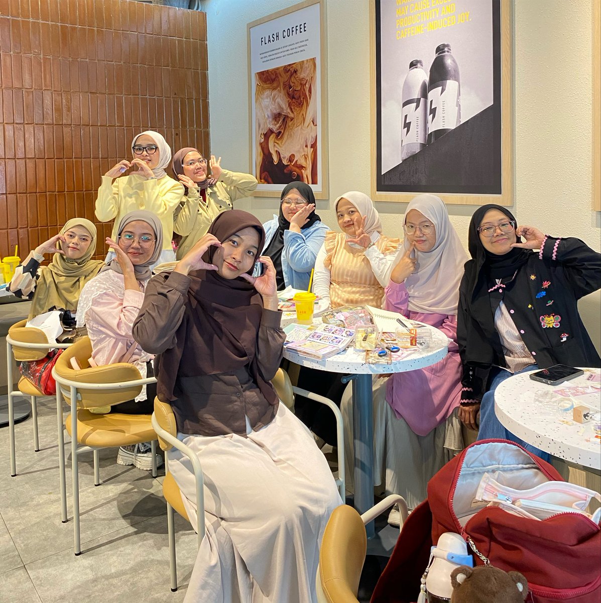 ninjreng's tweet photo. today’s journal meet up!!🥹🤍

thank you guys! hari ini so much fuunn!!💫 https://t.co/dpU3BkamnG
