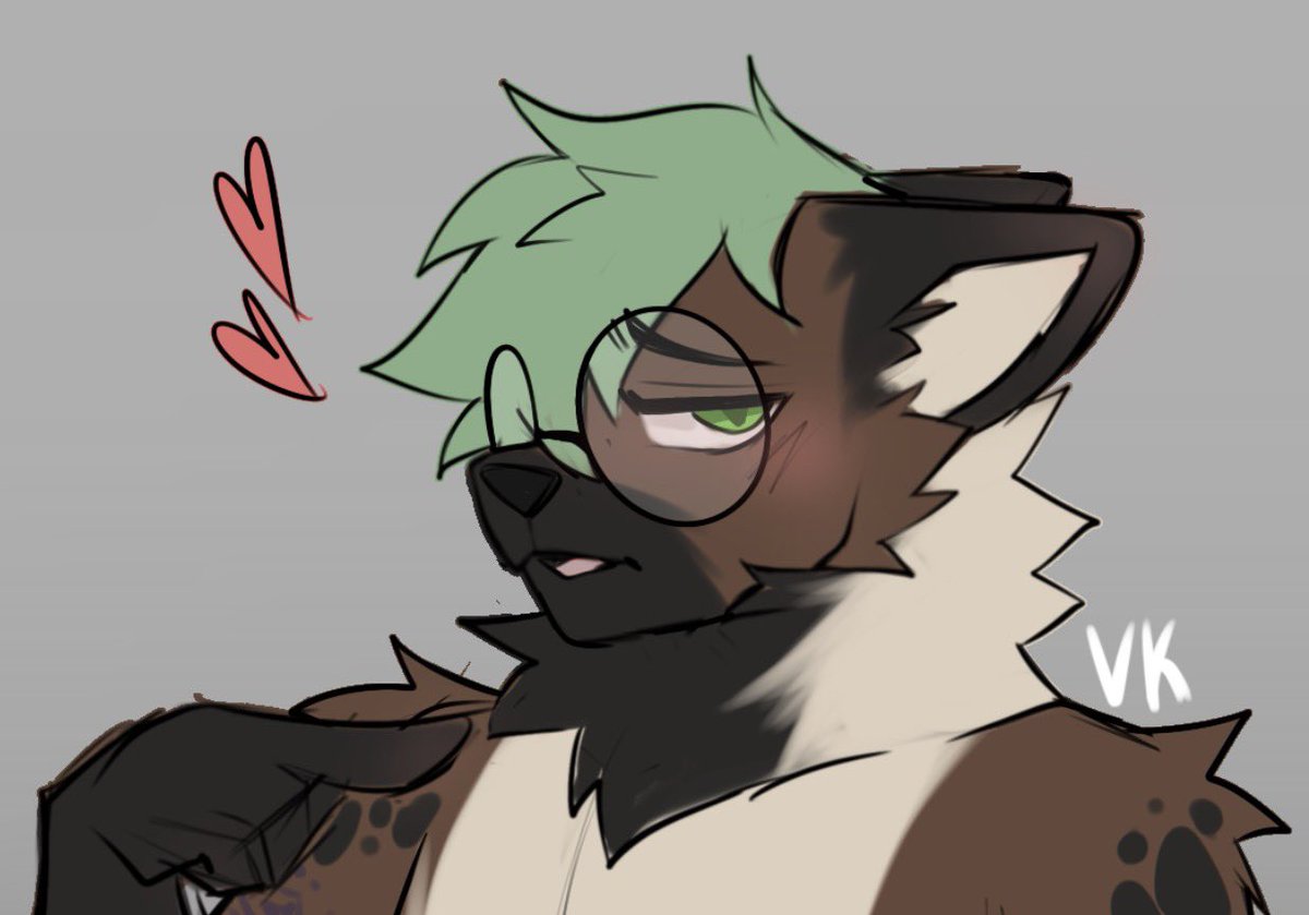 ValorCommission's tweet photo. A very very shy friend of mine https://t.co/sqLBSBEnPC