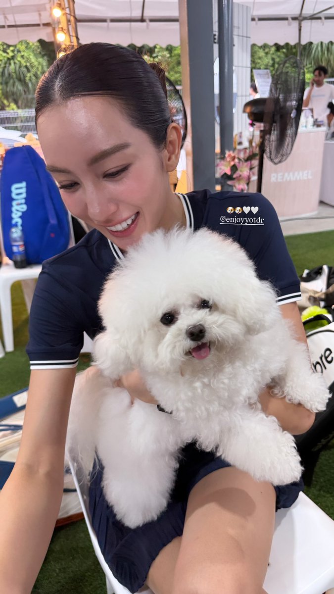 Notyou_5555's tweet photo. ในรูปมีมะม๋ากี่ตุว🐶🐶

ENJOY TENNIS GAME ON
#EnjoyTennisMatchDay https://t.co/OfIFKtzSmG