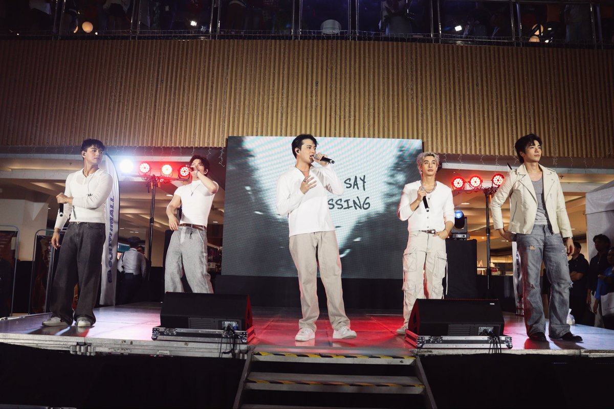 bgyo_ph's tweet photo. Rain or shine, you still gave us that 20 out of 10 energy! Grabe kayo, Southmall! ❤️🔥

Maraming, maraming salamat, at mag-ingat po kayo sa pag-uwi! ☔️✨

Keep streaming the 'On Demand' EP here:
🔗 https://t.co/CRUwh6C8KO

BGYO OnDEMAND SouthMALL
#BGYO #BGYO_OnDemandMallTour https://t.co/bpBpn3DtDW