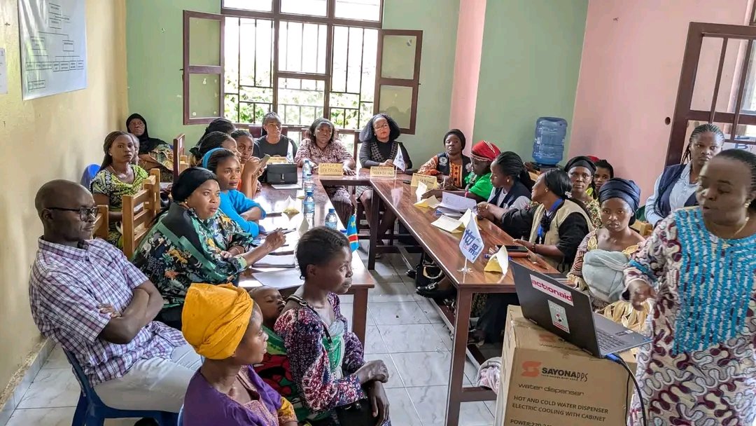 AsblComfor44668's tweet photo. 🤝 Le 6 août, COMFORT Asbl a participé à African Women Voices for Peace, une initiative d’ActionAid organisée par la Fondation BiEsther FoBE.
Plus de 35 organisations mobilisées pour la paix et la résilience dans l’Est de la RDC.
👉 Lire l’article :https://t.co/7PVo1HPxFL https://t.co/KZ59HpZoB4