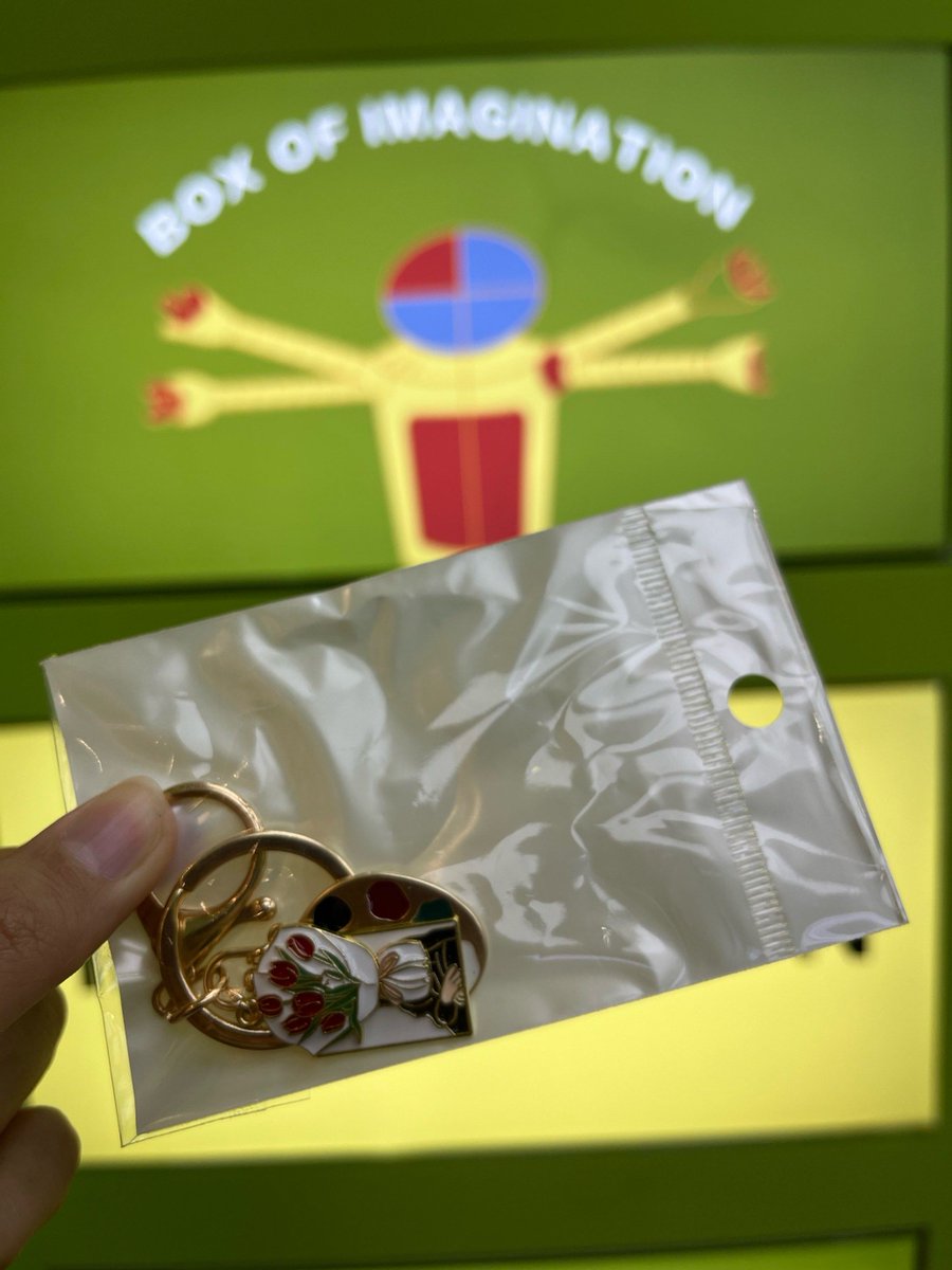 APPLEPIEHIGH's tweet photo. Just finished a cute DIY fabric keychain! My first try at fabric scrap crafting—so satisfying repurposing old bits https://t.co/agOCJUnnD0