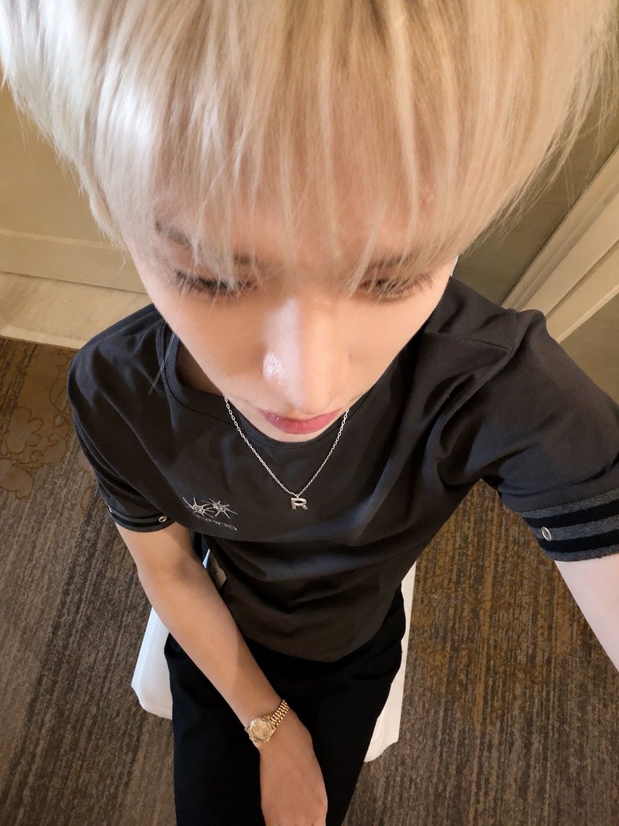 rw_1004's tweet photo. 링냥이의 날🙀😽

아웅 기여어 https://t.co/eHnytbIkVe