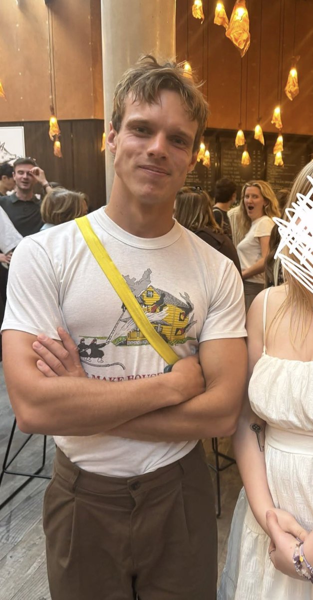 valarrsgf's tweet photo. FINN BENNETT APPEARANCE this just made my day https://t.co/XWpReIFY4S