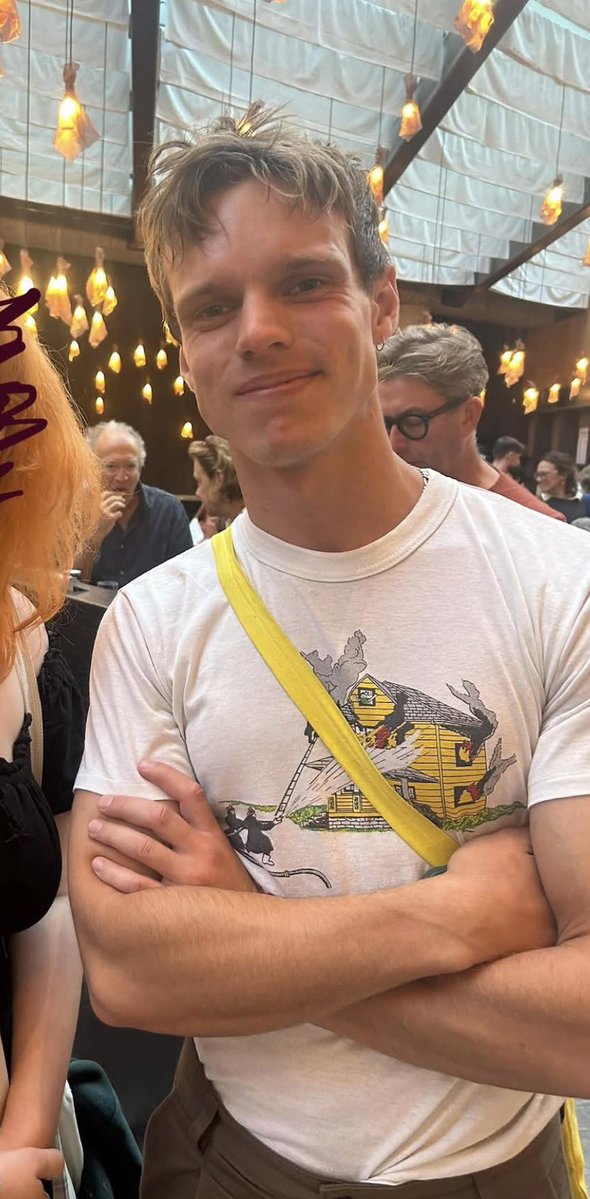 valarrsgf's tweet photo. FINN BENNETT APPEARANCE this just made my day https://t.co/XWpReIFY4S