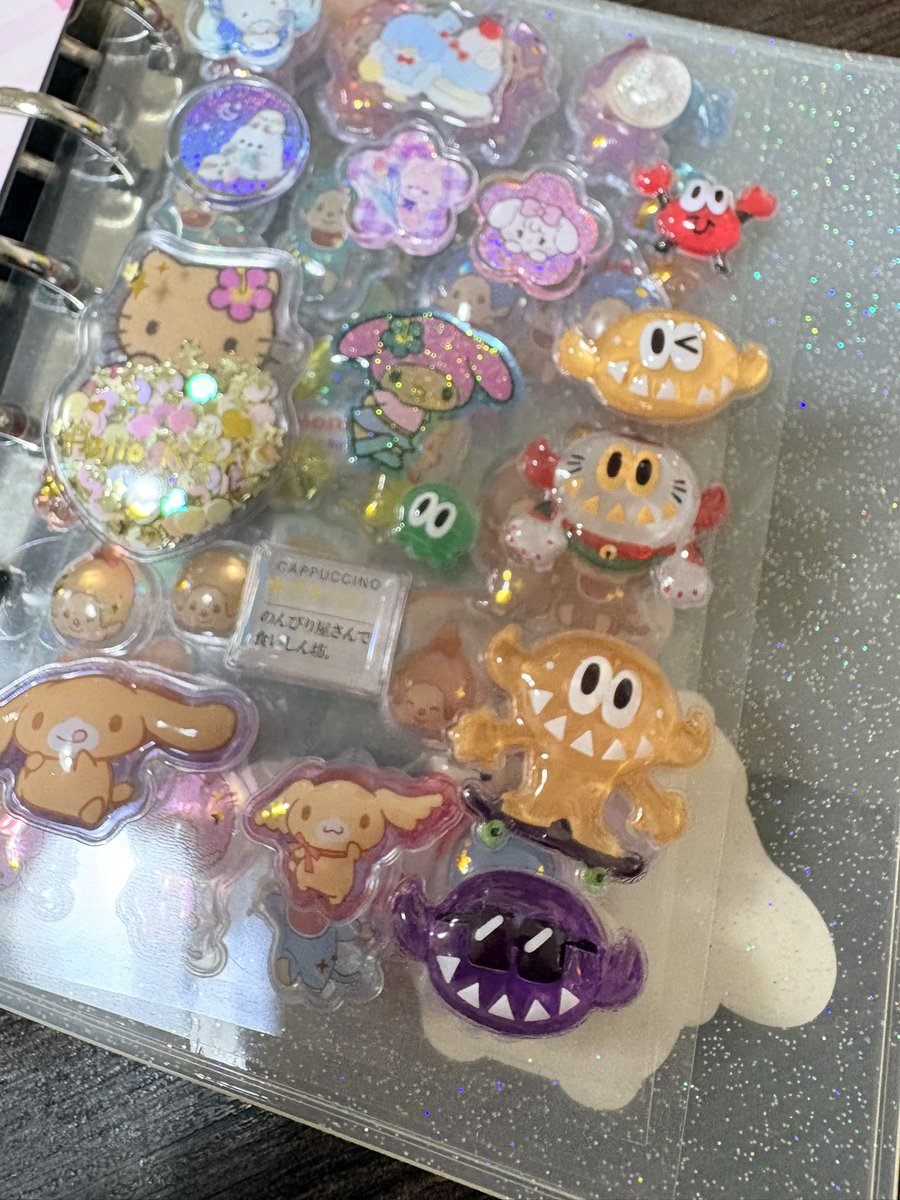 HobyHobyChopper's tweet photo. 東京バナナよりもkamakiriシールが人気な我が家
皆さんも東京上野のヤマシロヤで是非👌

娘に台紙も取られた！
俺はシール帳無いけどどこに貼ろう〜
父のお気に入りはスイカガブくん🍉✨
#kamakiri https://t.co/HxbKBaoLsS