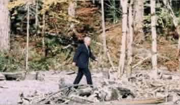 AntiquarianMuse's tweet photo. Mitch McConnell seen leaving the hospital, a still-frame image capture from a shaky video taken by a nearby camper. https://t.co/aSBW9QPhNZ
