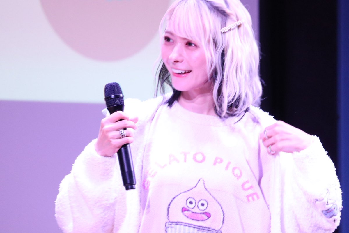 Pirates7272's tweet photo. あきさん本当にお綺麗で
 #二階堂亜樹
  #orangemeeting https://t.co/ra7VYmduCA