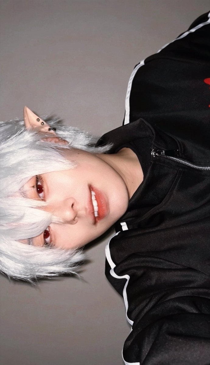iroiroohyi_'s tweet photo. ⚠︎︎Cosplay⚠︎︎

🎲cos
爪不足
カラコン、牙加工 https://t.co/dZpVfj1NyB