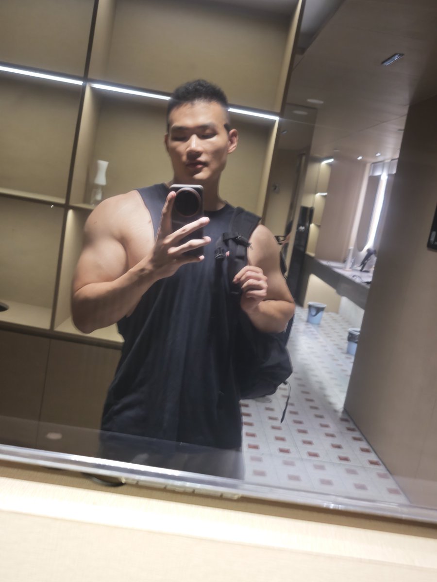HommeZhang tweet picture