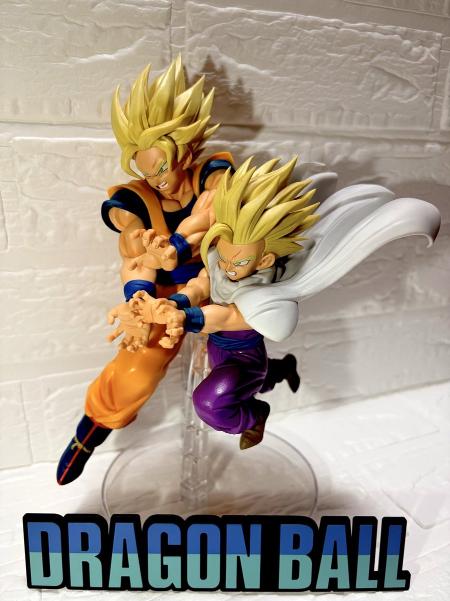 hirock009's tweet photo. 一番くじ ドラゴンボール スペクトルバトル
Ｅ賞 孫悟空 &amp; 孫悟飯

めっちゃイイ！
造形、素晴らしいなぁ✨

#一番くじドラゴンボール
#フィギュア愛でる部 https://t.co/ZPpzCZwBg1