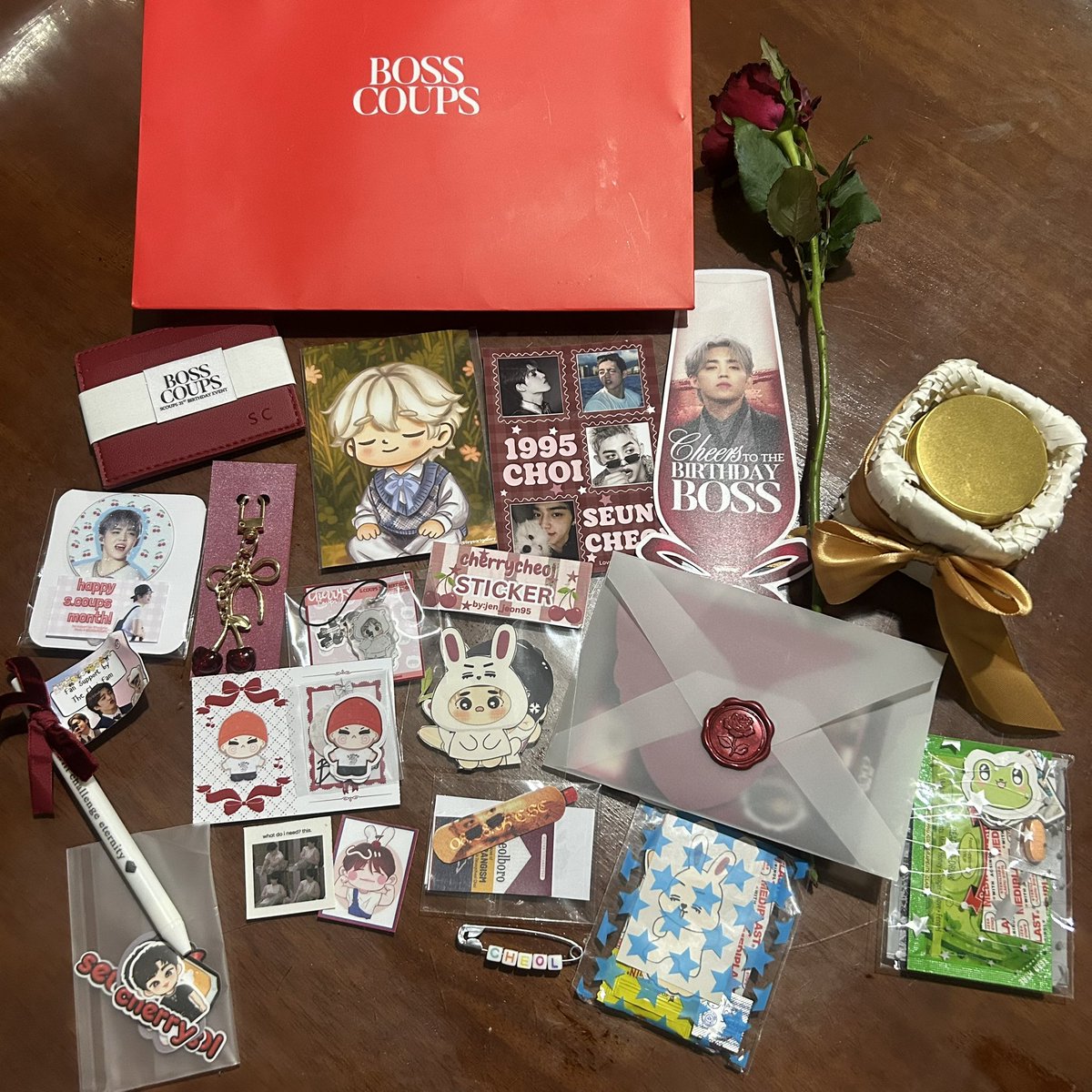 cheolier_'s tweet photo. pumaldo siya as sum1 na never nananalo sa raffle/games😫😫

thank you so much @scoupsbdayevent for organizing such an amazing event! this is probably one of the best event’s i’ve been to so far! i enjoyed so much + the staffs were SO nice and everyone was so friendly! 
#BOSSCOUPS https://t.co/lsQOH150CQ
