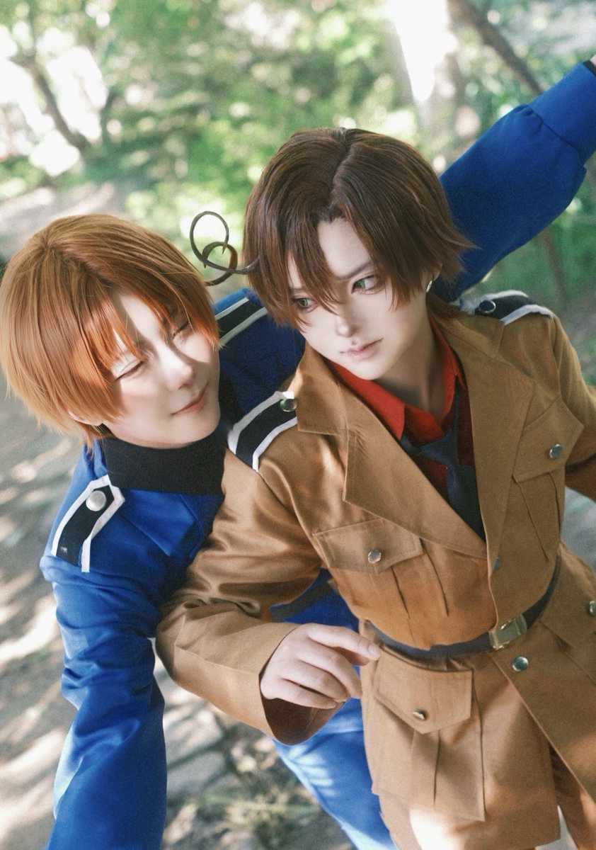 4g_pr's tweet photo. aph.cos くるん兄弟૭ 
              兄ちゃ〜〜ん！！
#アカサツコス  #ヘタリアコスプレ https://t.co/DTX6JFvo2e