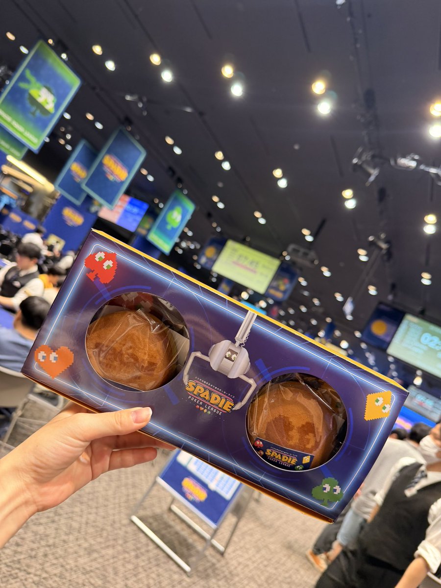 kklp_mon's tweet photo. 出勤前に会場のUFOキャッチャーでどら焼きゲットした！うれしい！！

昔ゲームセンターでバイトしててよかった

#SPADIE #ここから始まるボク達のポーカーライフ https://t.co/9eZSBrjrFk