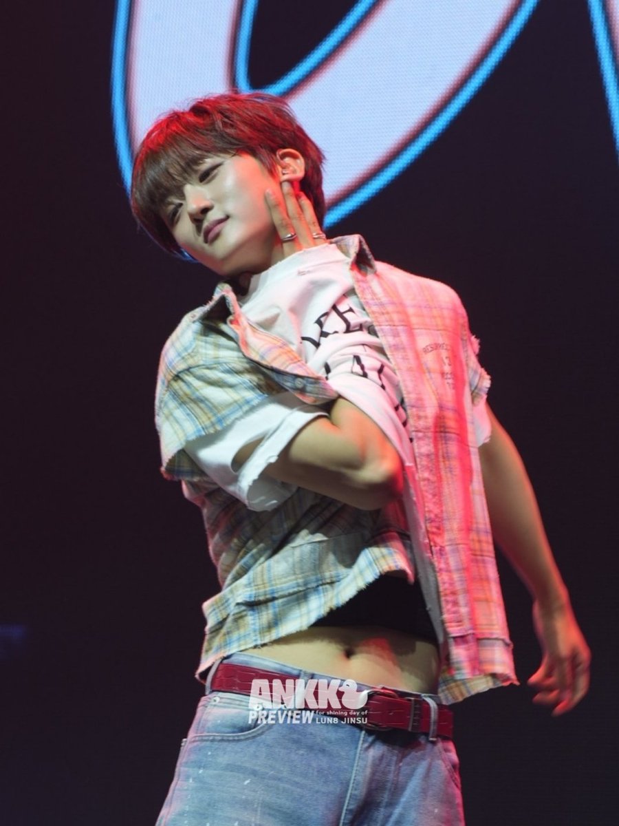 ankko_0205's tweet photo. 260808 Off-zone 팬콘

박탬수 등장

#진수 #Jinsu #루네이트 #LUN8 https://t.co/ypyOBuHhdG