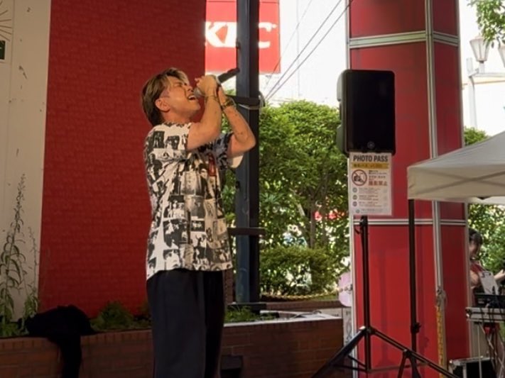 ayumu119's tweet photo. 【Music Splash Vol.1】上本町ハイハイタウン フリーライブありがとうございました！

今日気になってくださった方は
是非次のライブにも遊びに来てください🙏🏻

最高に楽しかった！！！ https://t.co/1TgWn6QaoN