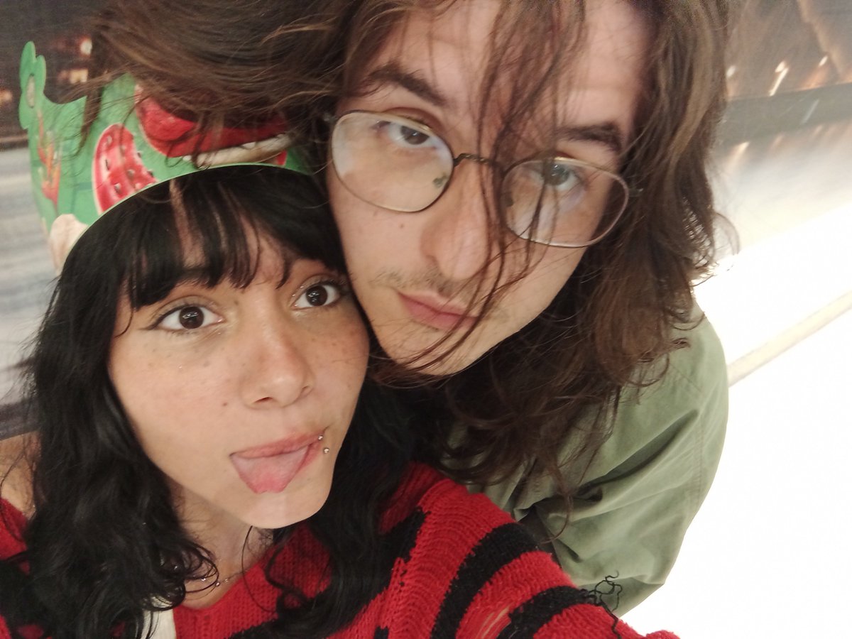 estermaniaca's tweet photo. Esqueci desse exposed pq eu simplesmente estou sendo muito feliz e genuíno, meu Geron (e também o único já que a pedófila do perfil não vai se identificar com amor recíproco https://t.co/rRphmgI6US