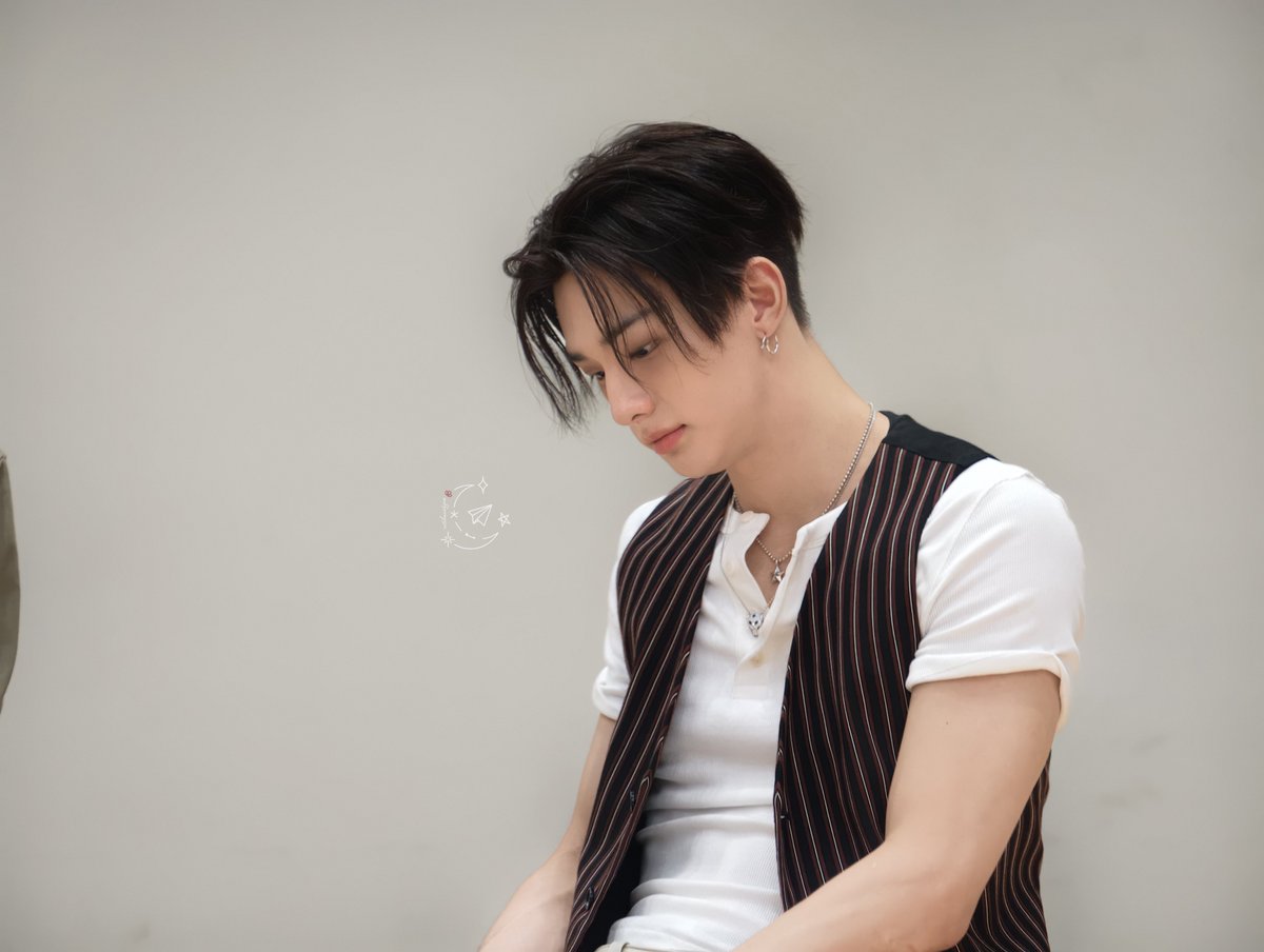 voldenuithyun's tweet photo. 260808 #현진 #Hyunjin 미니팬미팅 청순 B컷 https://t.co/IVLOZkERmm