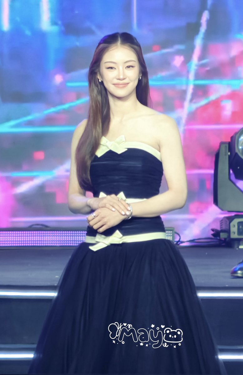 MazeAndMazy's tweet photo. หมวยมาแล้ววววว

MIU AT WEIBO GALA 2026
#WeiboGala2026xMiuNatsha https://t.co/Amk8QYgEuE