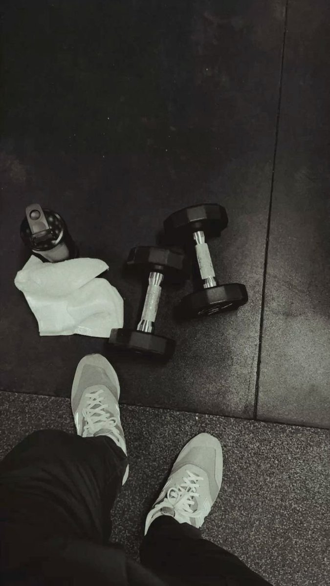 CompoundMindfxm's tweet photo. Motivation gets you started.

Discipline keeps you going.

Systems keep you consistent.

And consistency is what creates results.

Don't build your life around how you feel.

Build it around what you decided. https://t.co/UKYX36Cal4